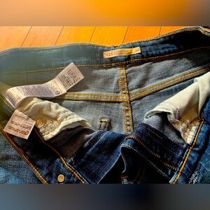 Levis 725 bootcut jeans brand new